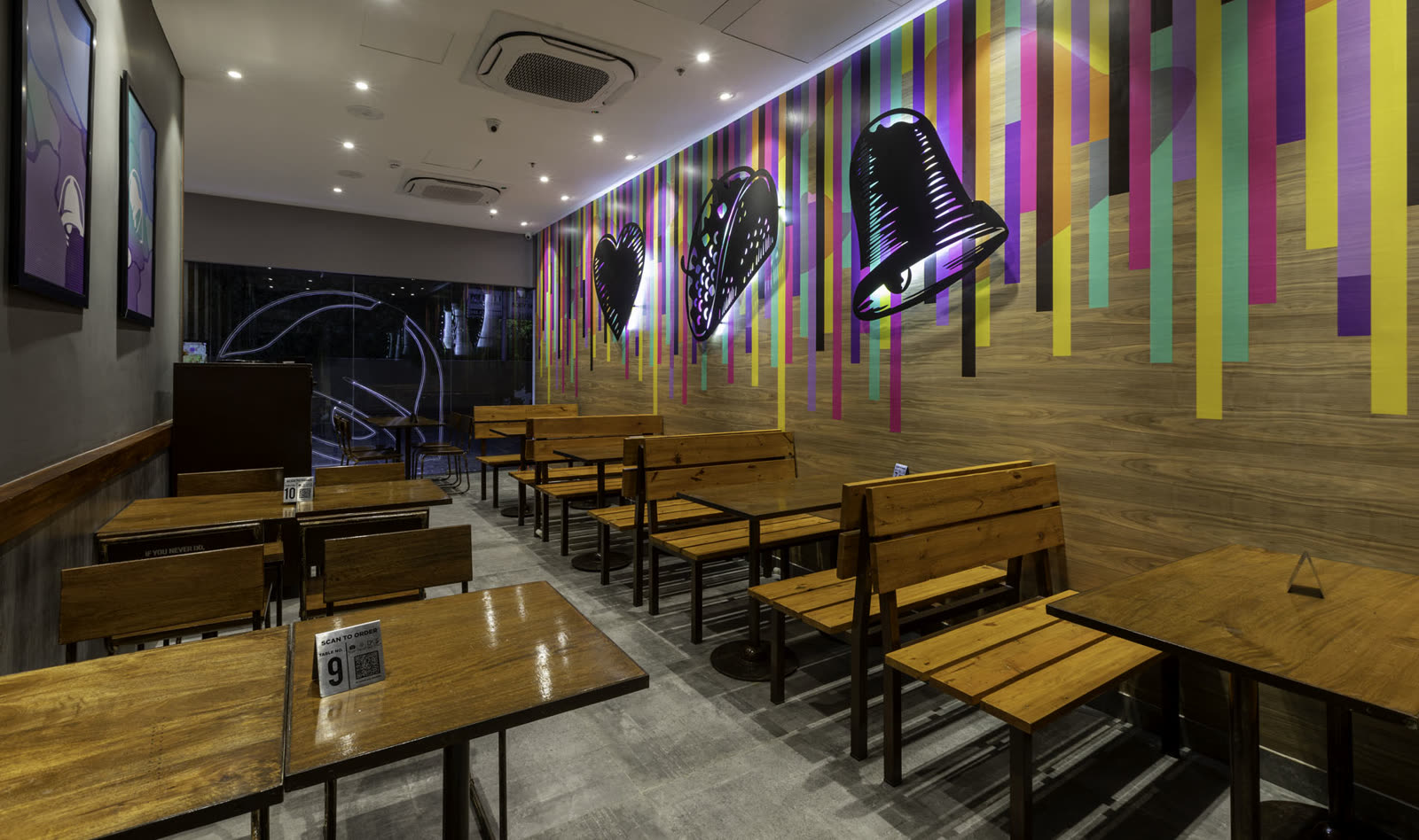 Taco Bell, Skywalk Mall, trading